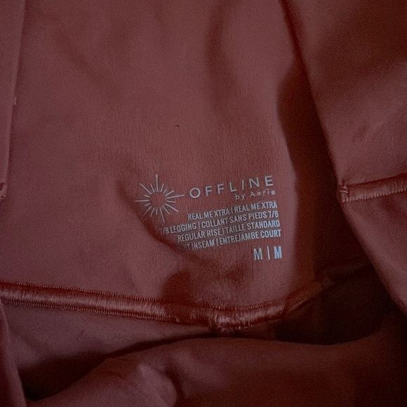 Comfortable aerie orange leggings with a scrunch on waist and are high waisted - Picture 3 of 3